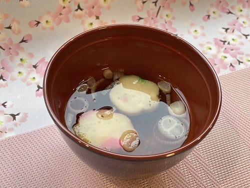 お吸い物でお口の中をさっぱりと！