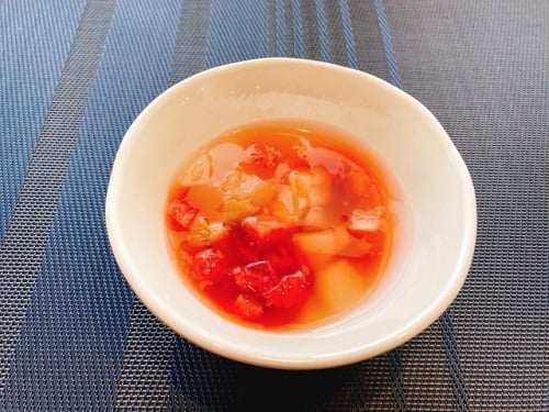 果物たっぷりゼリー：苺とキウイ入りでビタミンCが豊富