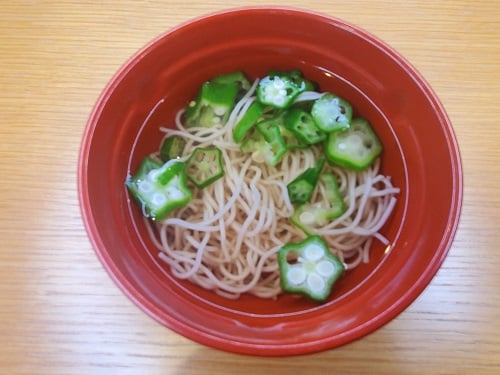 ◆お吸い物（赤紫蘇そうめん・オクラ）