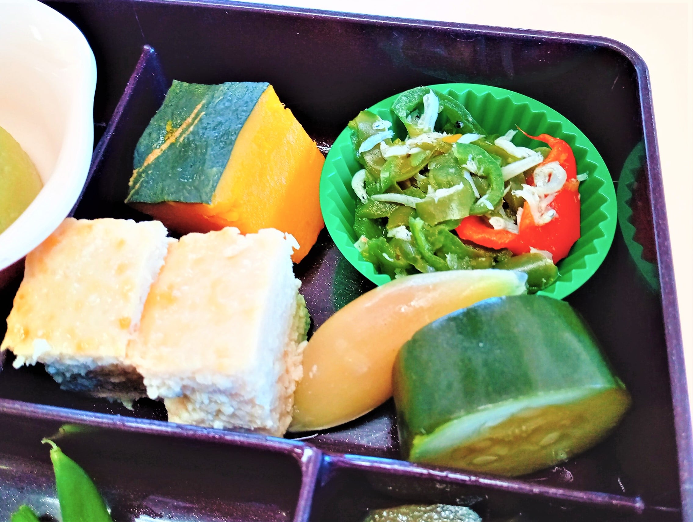 炊き合わせ・のし鶏・三色ピーマンしらす炒め