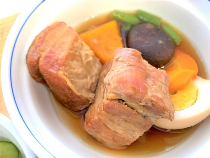 【夕食】豚の角煮と野菜の炊き合わせ