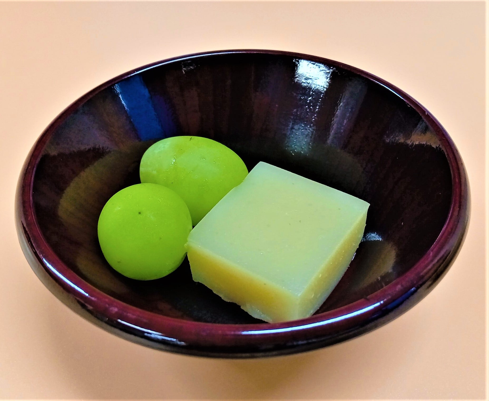 和菓子とフルーツ添え