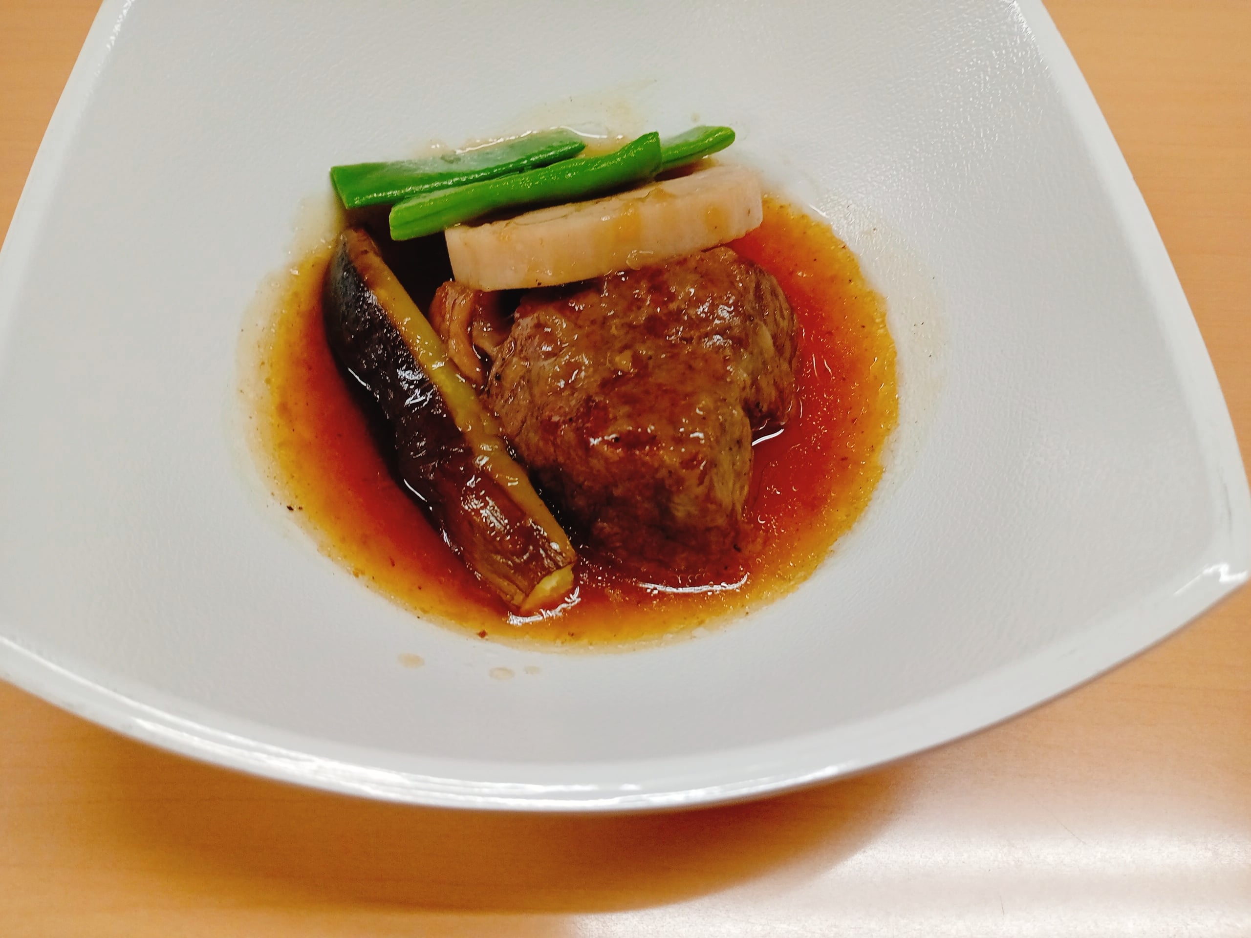 メイン料理：葉山牛のビール煮込み