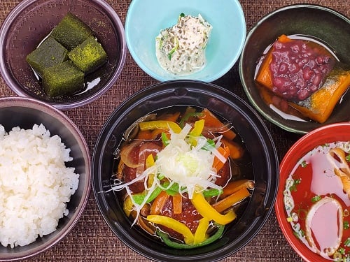 B：肉団子の甘酢和え