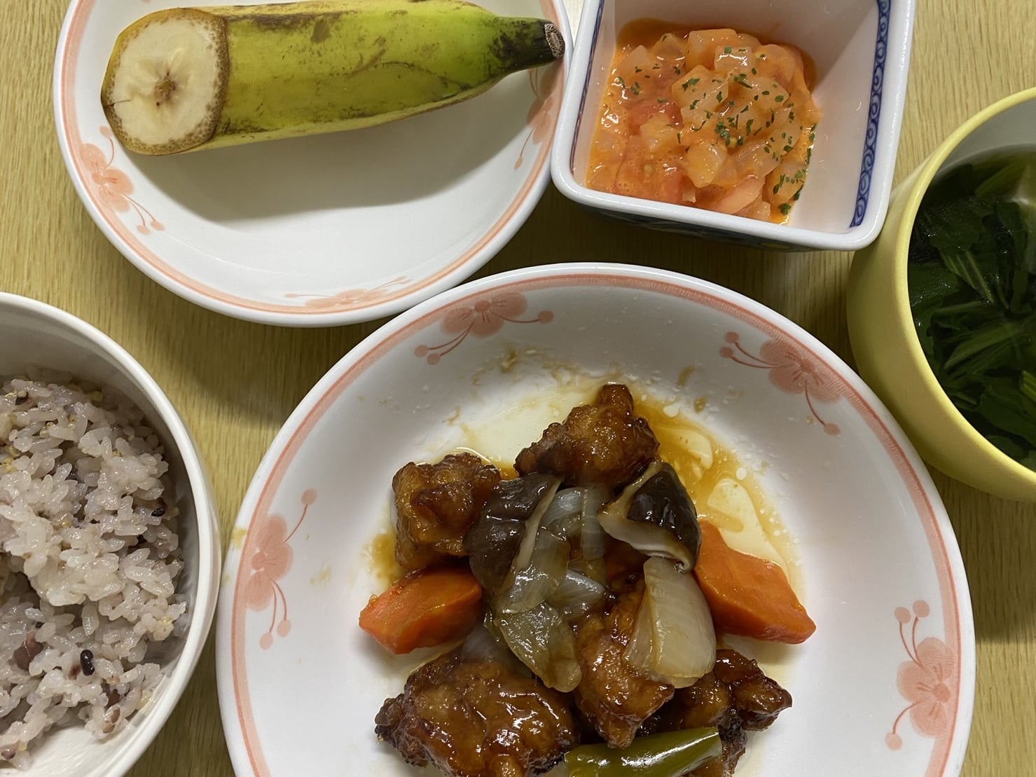 昼食【雑穀米と黒酢酢鶏】