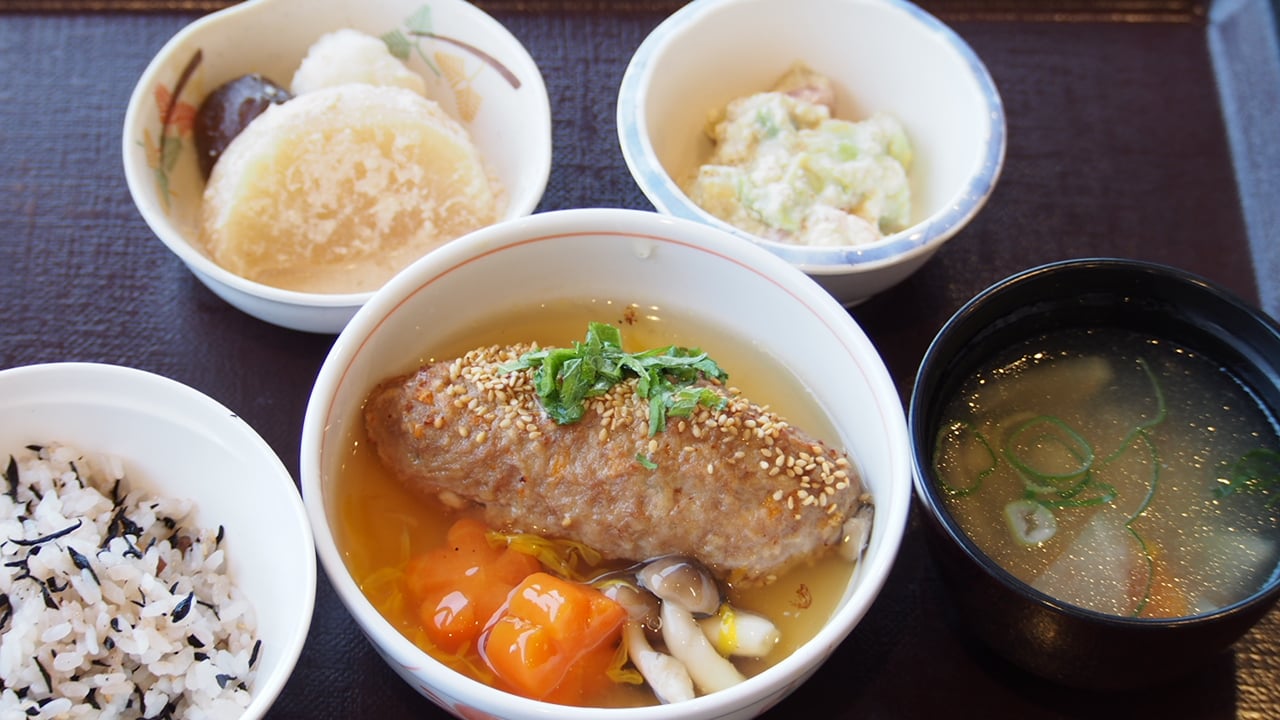 A　胡麻豆腐入りハンバーグ