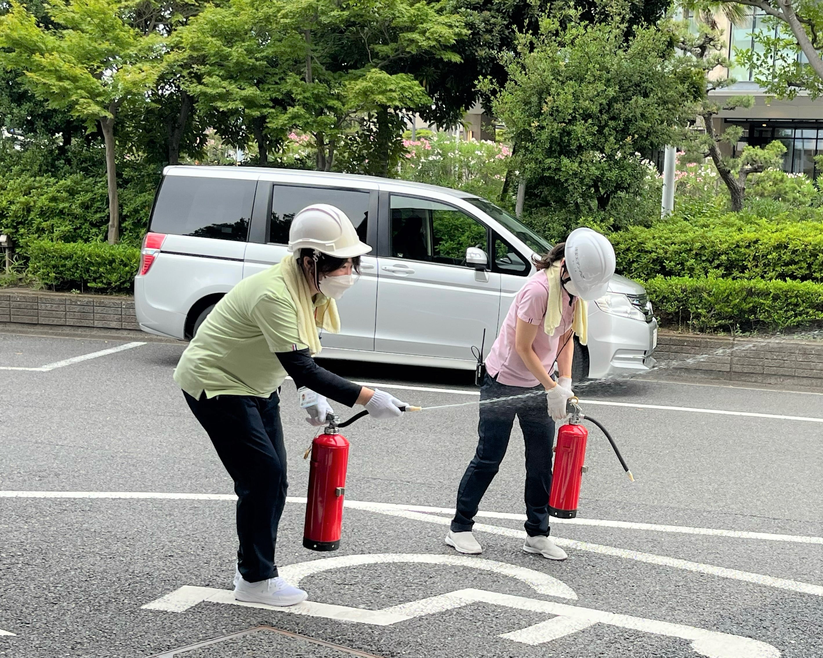 水消火器での消火訓練