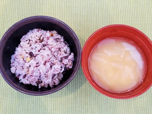 豆乳味噌汁・雑穀ごはん