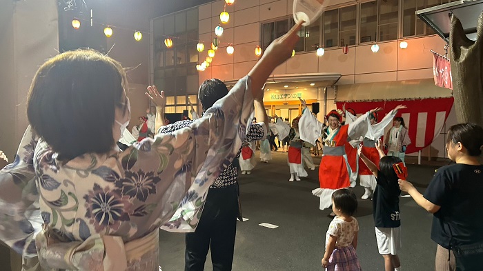 振り付けを教えていただき、皆で踊りました！