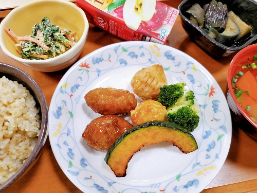 10月4日（水）鶏真丈とつくねのにんにくソース