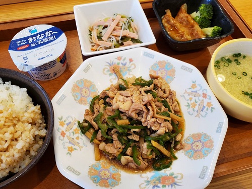 10月16日（月）青椒肉絲（チンジャオロースー）