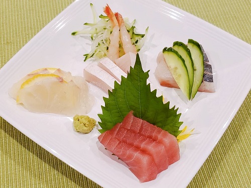 ■お刺身5点盛り
　～まぐろ・シマアジ・鯛・甘エビ・ハマチ～