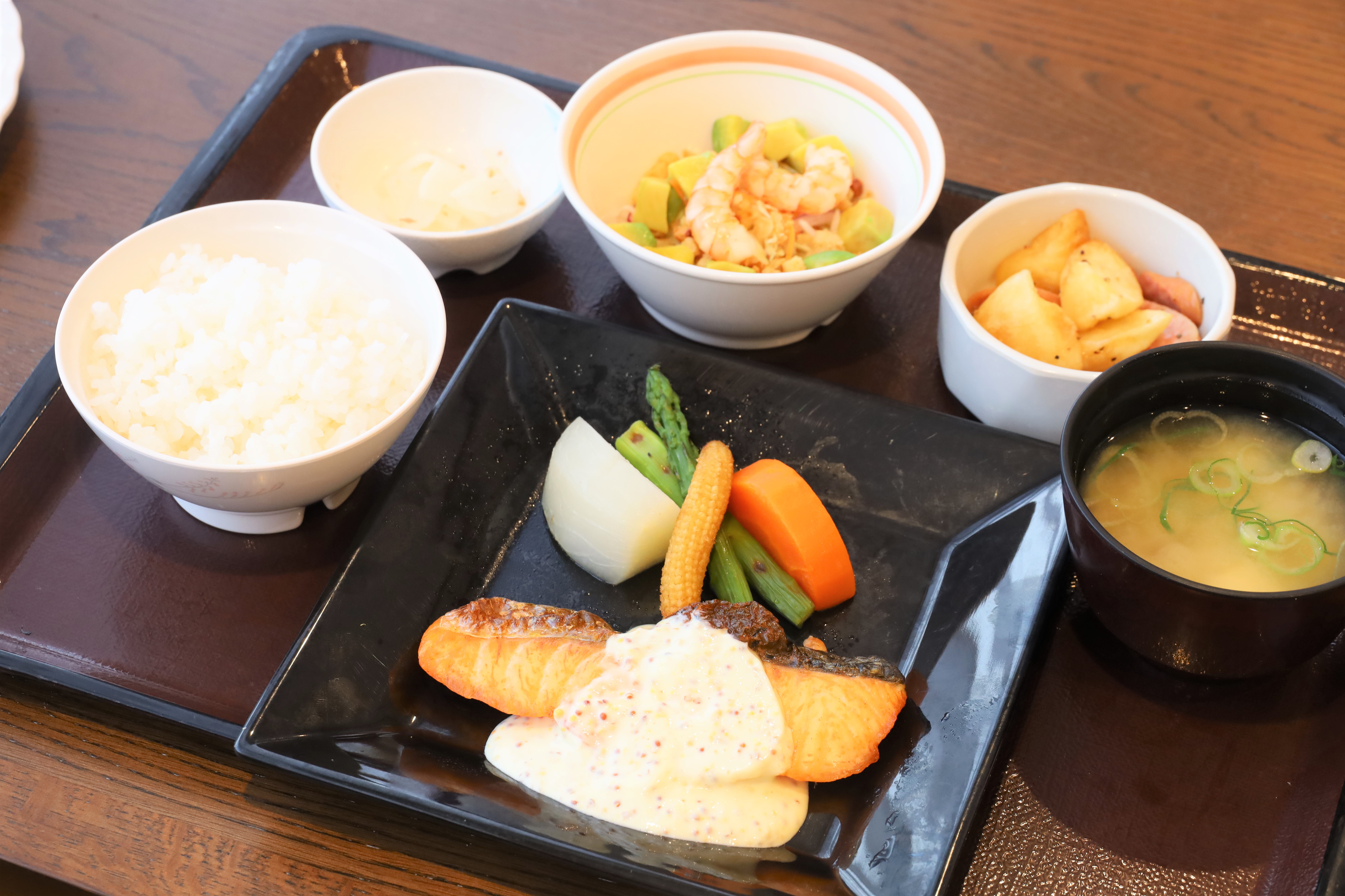A食：アトランティックサーモンのムニエル