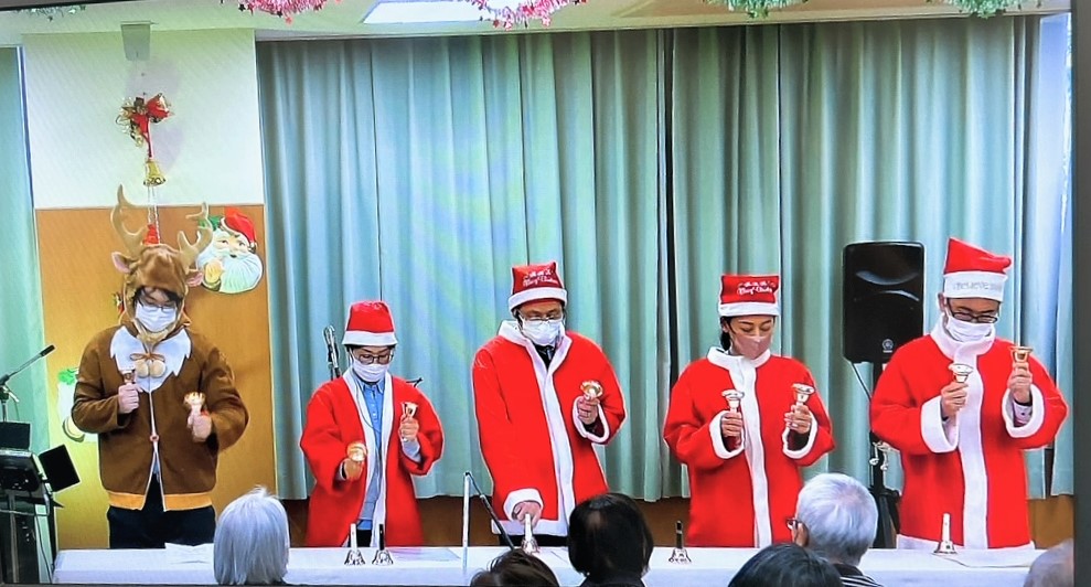 午後2時～集会ホールにてクリスマスコンサート