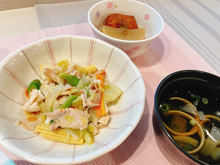 B食 豚肉と野菜の黒こしょう炒め