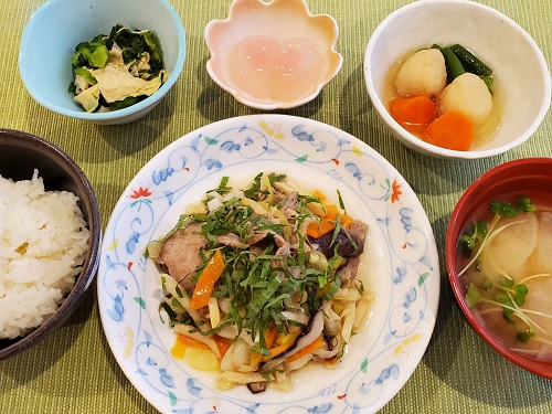 B：牛肉と大葉の香り炒め