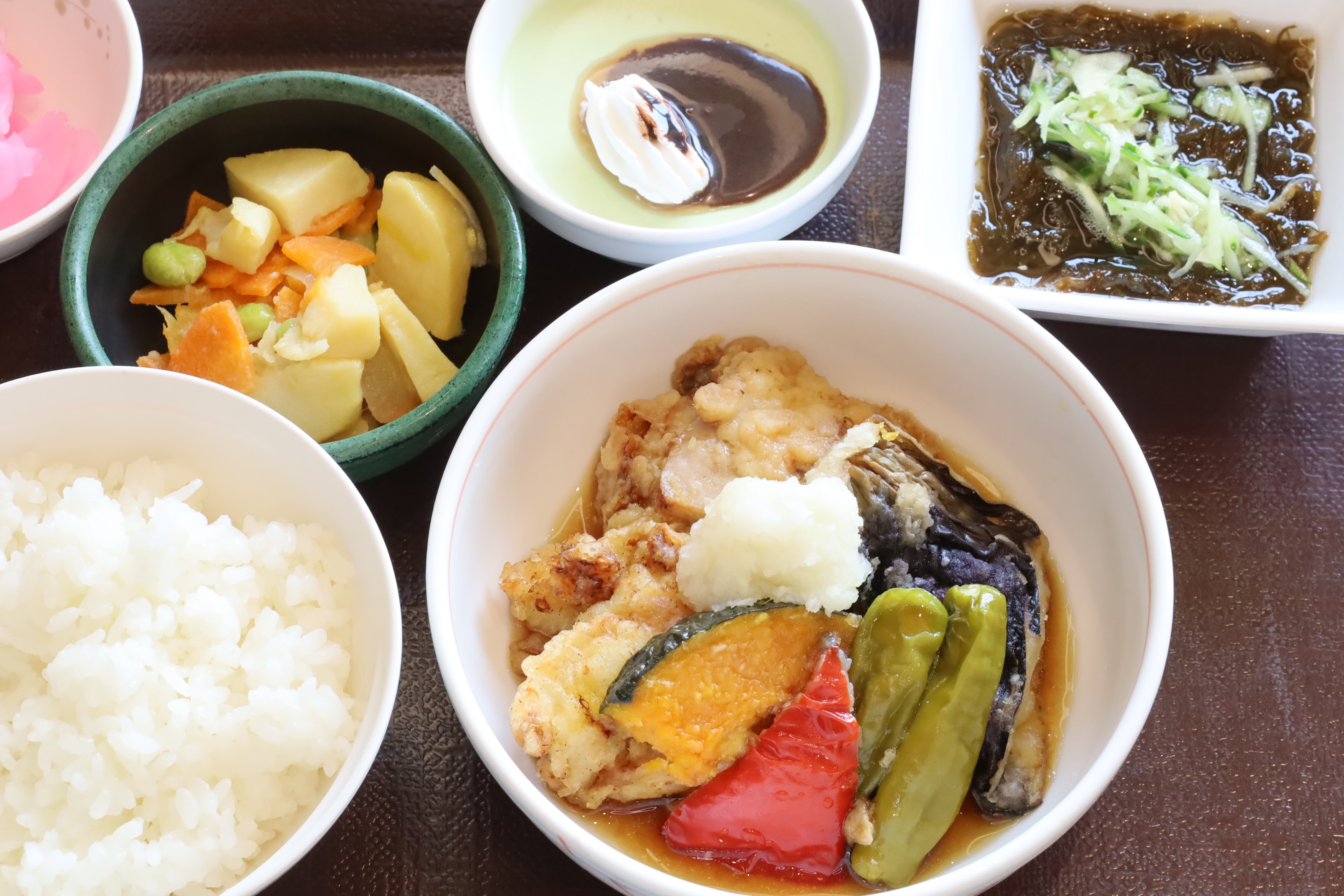 鶏と季節の野菜の揚げ出し