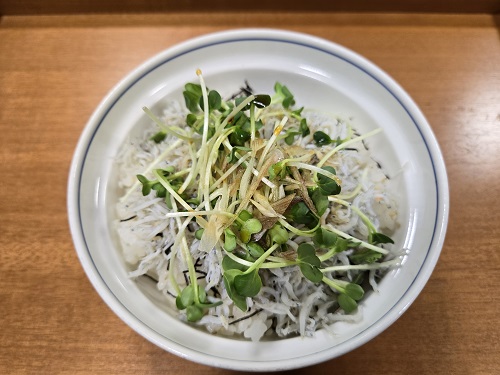 ■釜揚げしらす丼