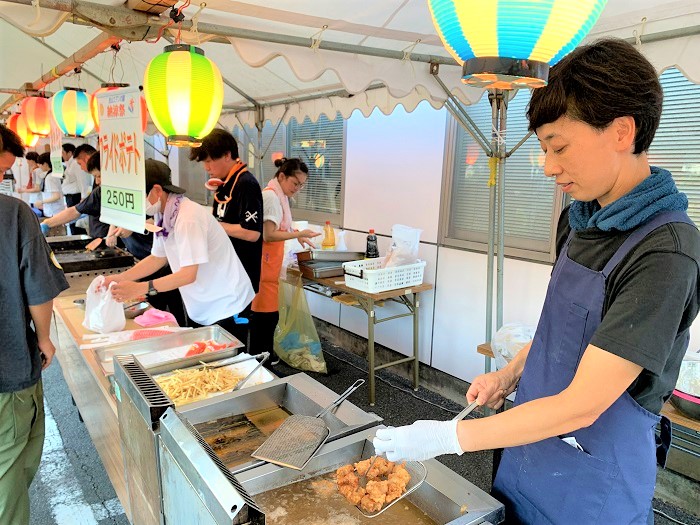 からあげ、ポテト、やきそば、やきとうもろこし、枝豆、かき氷