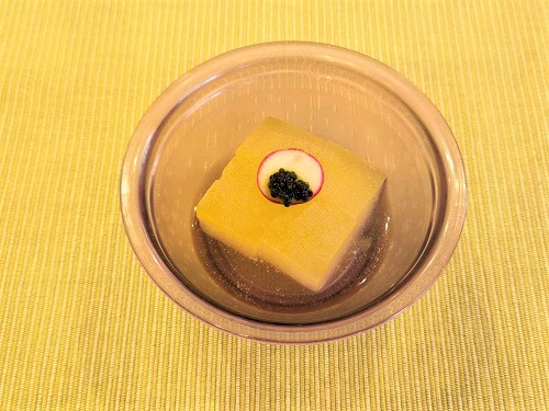 ■増やし冬瓜のコンソメ煮
　～キャビアのせ～