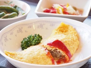 具入りオムレツ（昼食）