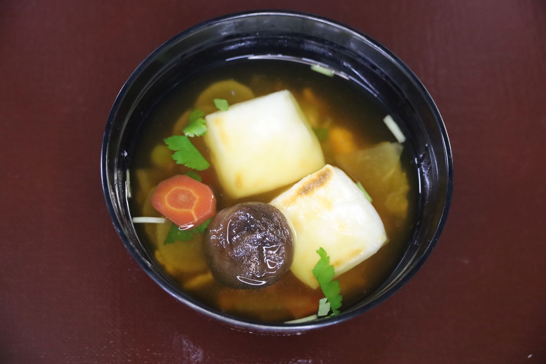 雑煮（すまし）
１月２日　昼食