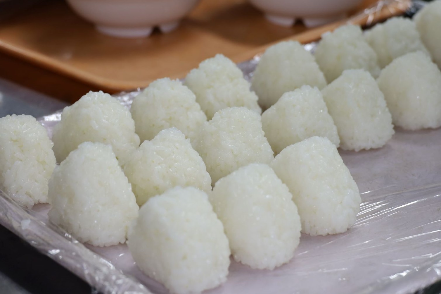 綺麗に並んだおにぎり