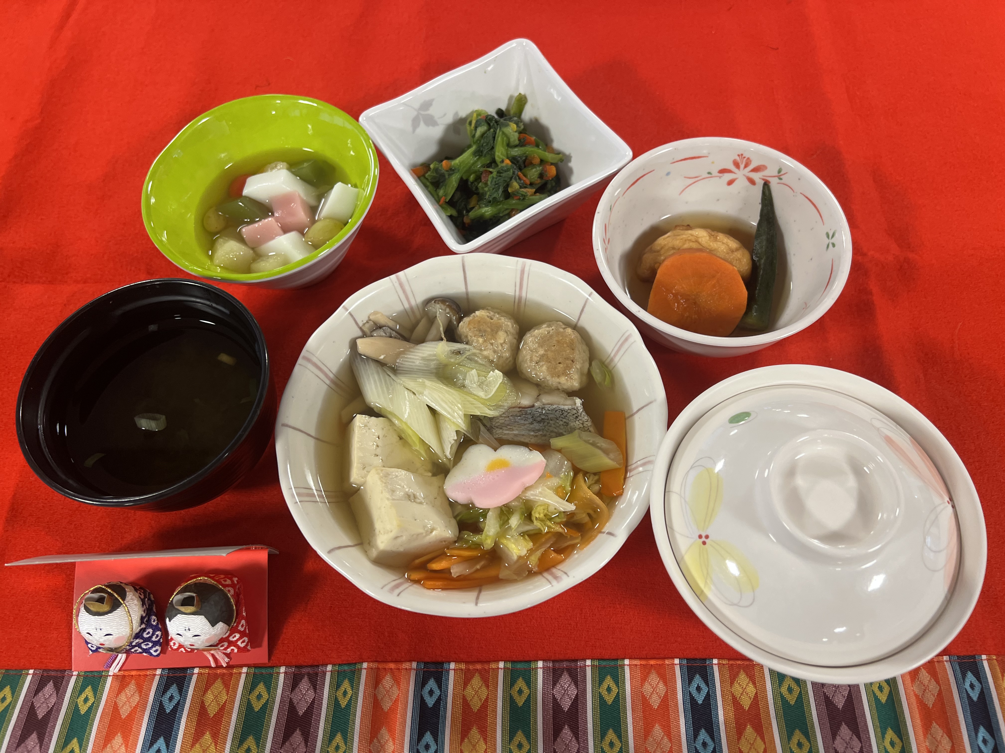 B食：米飯、寄せ鍋