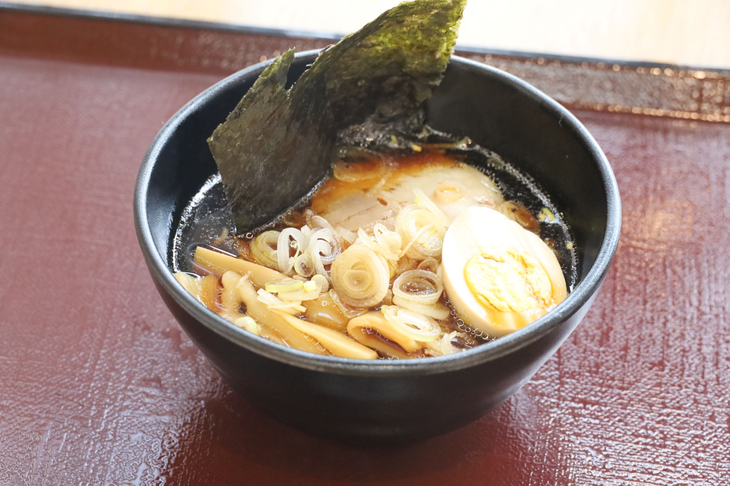 富山ブラック（濃厚醤油ラーメン）
3月18日（火）昼食A食