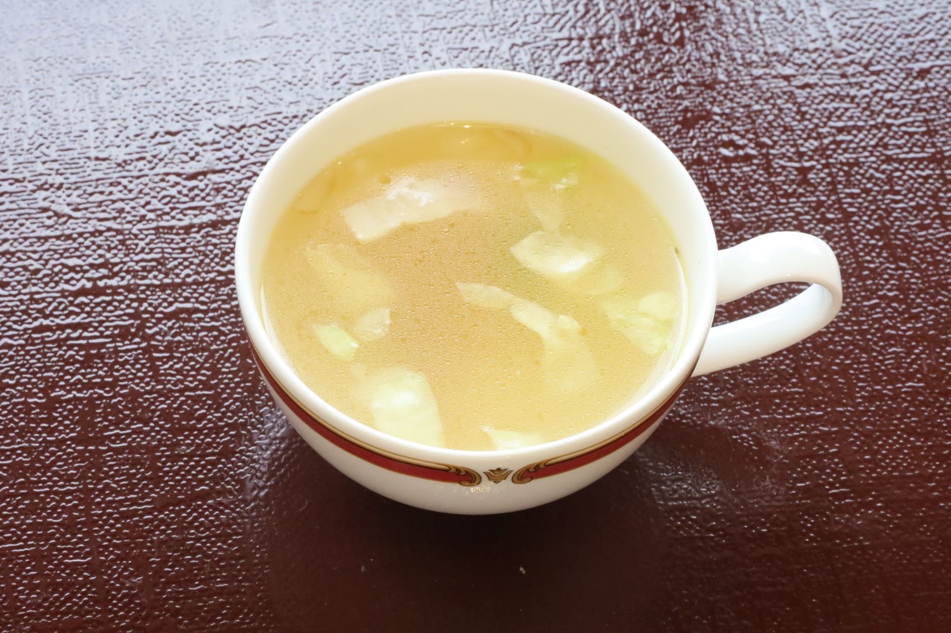 小さなパスタのコンソメスープ