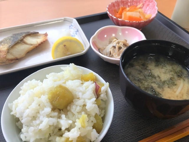 さつま芋ご飯（昼食）