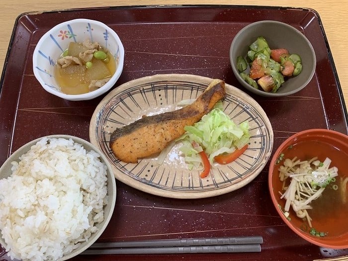 【昼食】サケの和風ムニエル