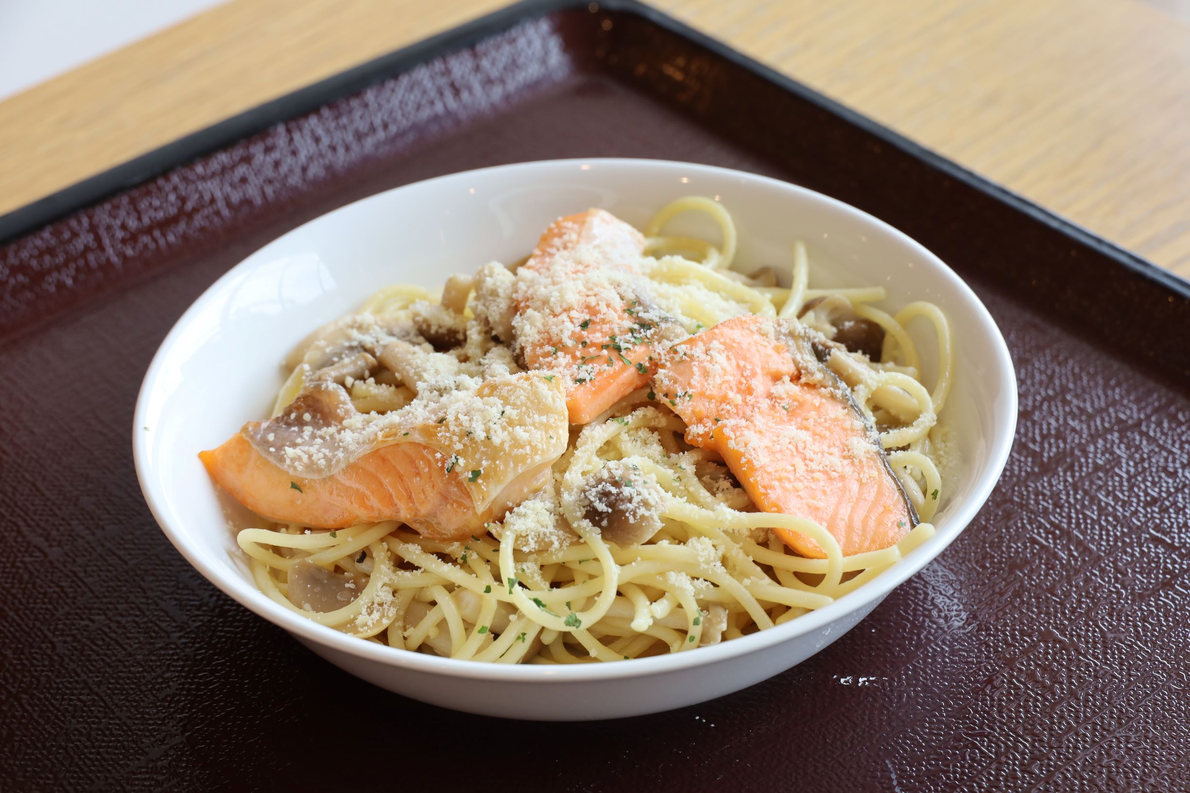 サーモンときのこのレモンバタースパゲッティ
６月２５日（水）昼食　Ａ食
