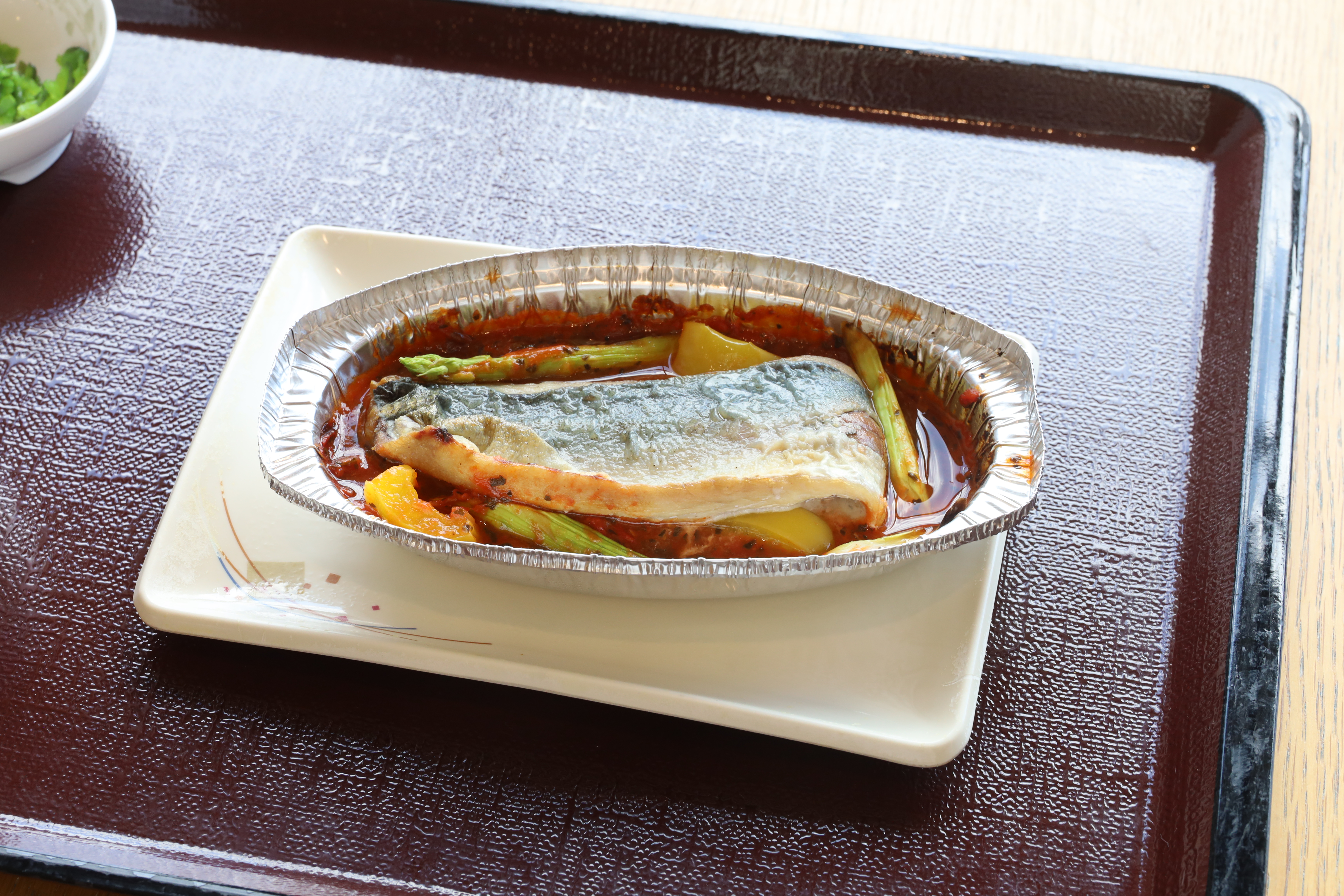 鯵とトマトソースのオーブン焼き