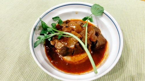 ■牛すね肉のほろほろ煮込みステーキ