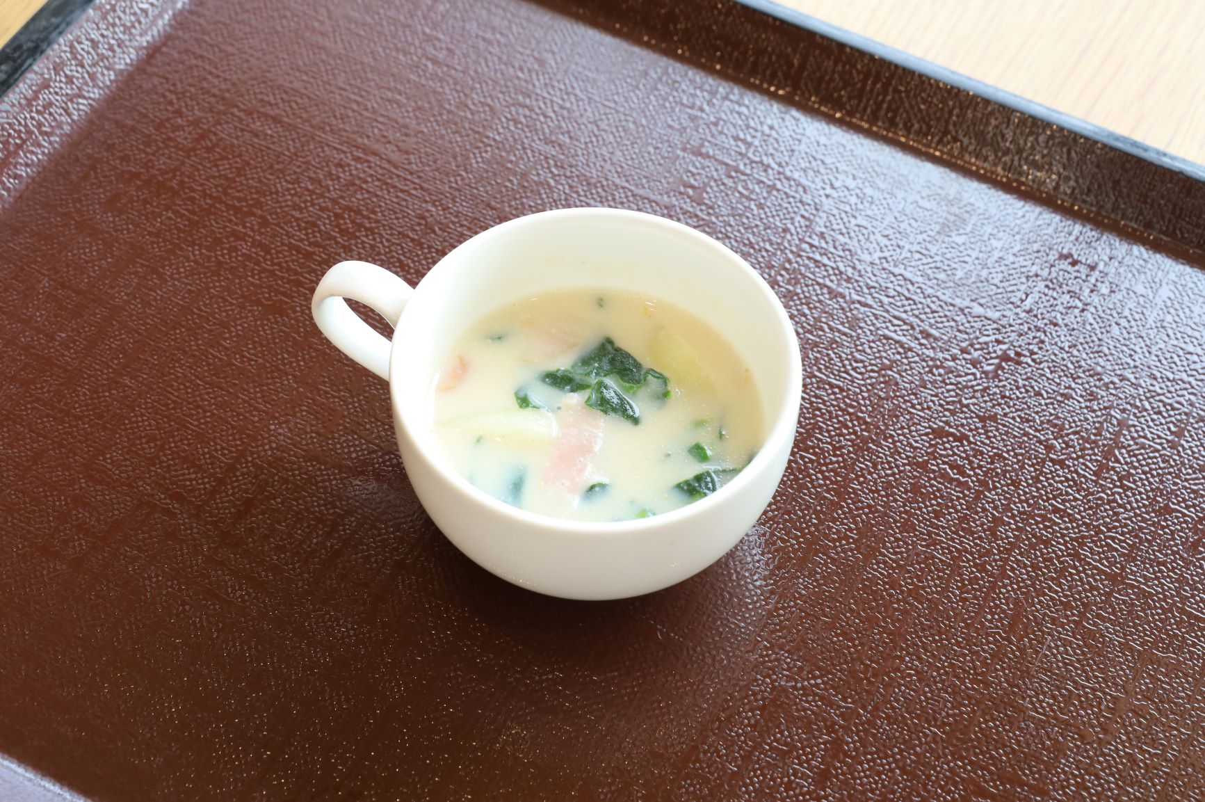 1月27日（火）　昼食　汁物
じゃが芋とベーコンの豆乳ごまみそ汁