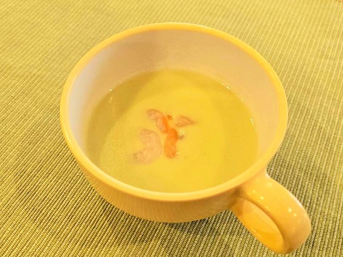 ■海老と空豆のクリームスープ
