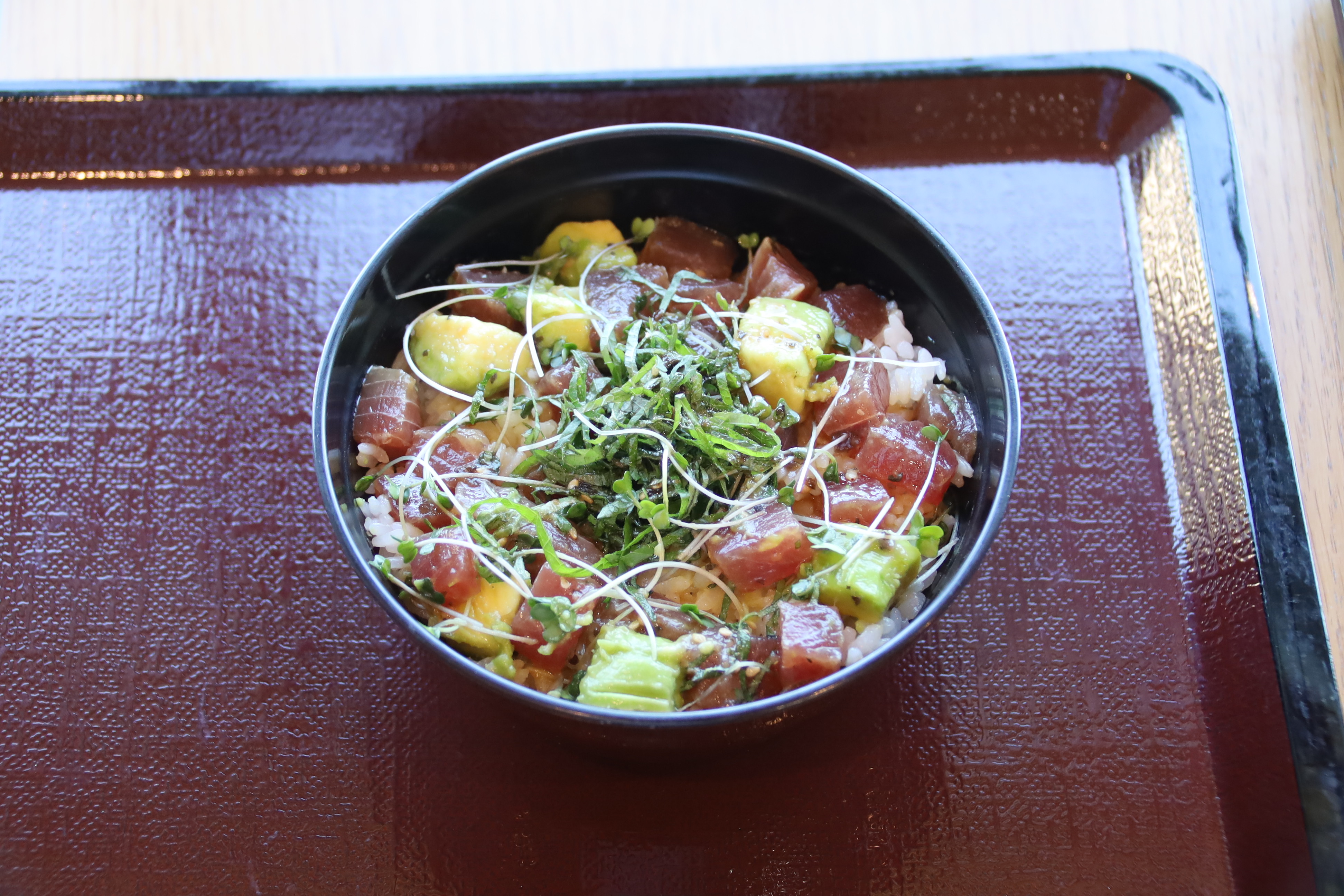 ５月３０日（土）夕食　Ａ食
春ガツオとアボカドの梅しそ丼