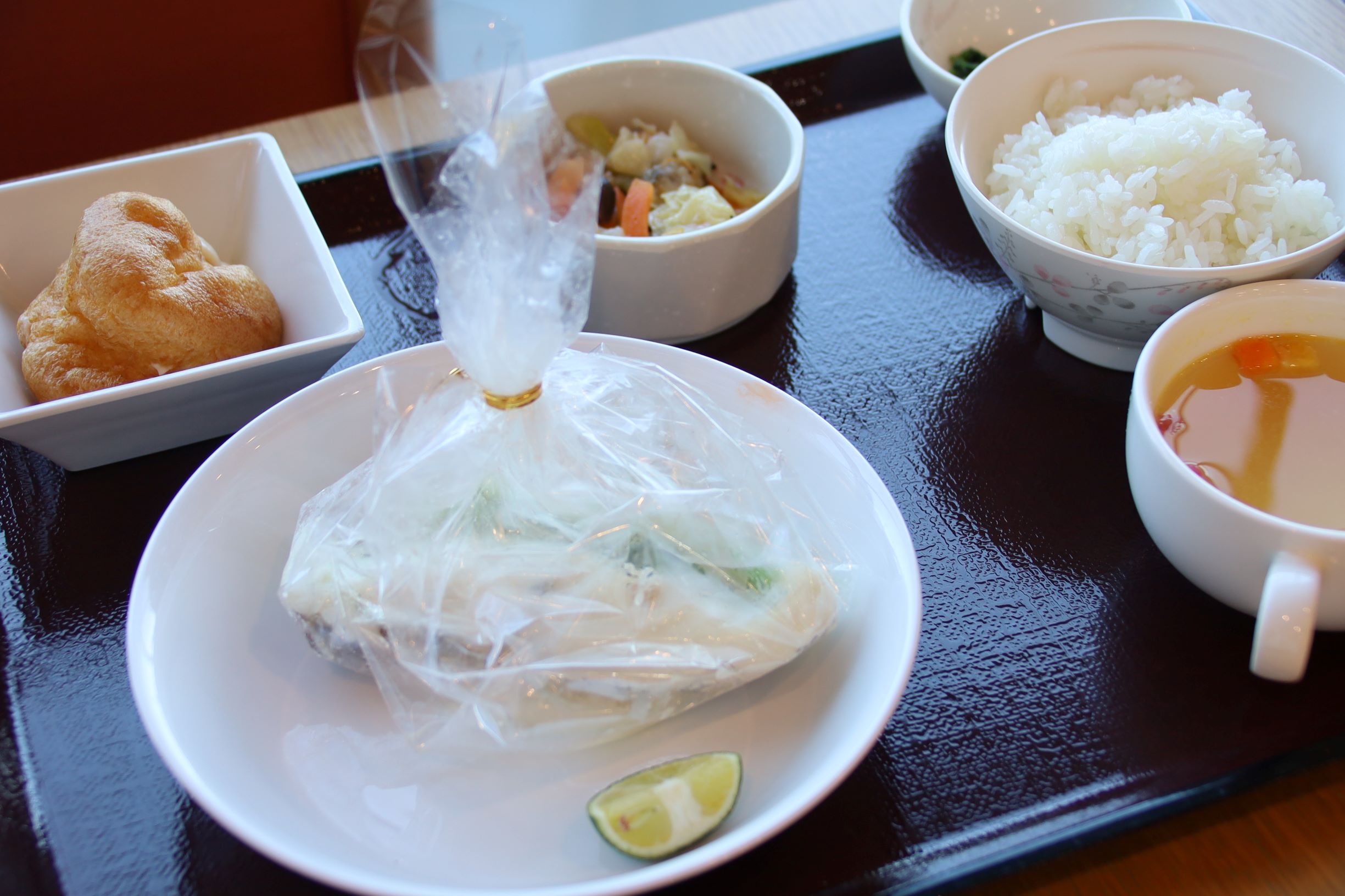 B食：真鯛のバター蒸し ～木の芽添え～