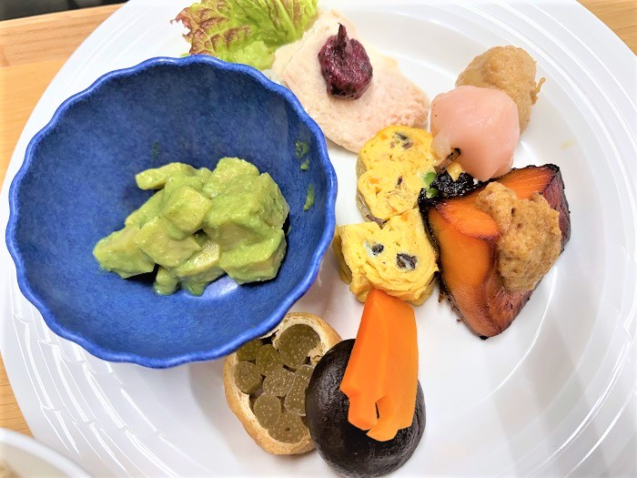 【昼食】春のお皿
