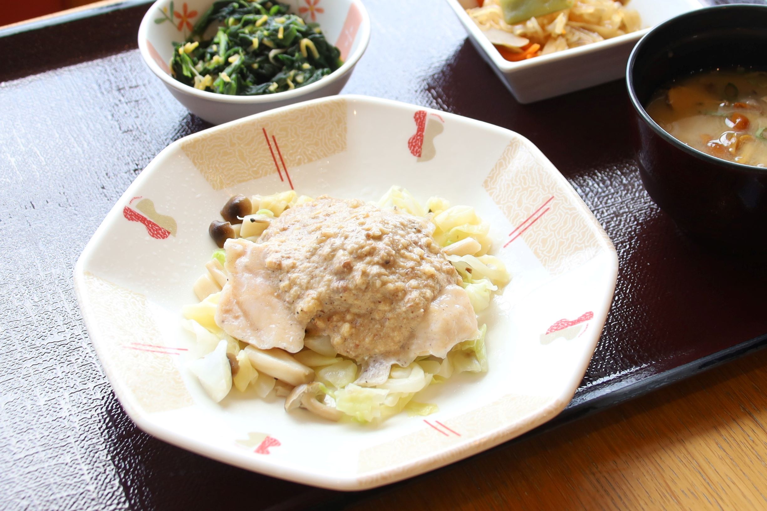 6月10日（水）昼食A食
鶏むね肉の坦々ソース