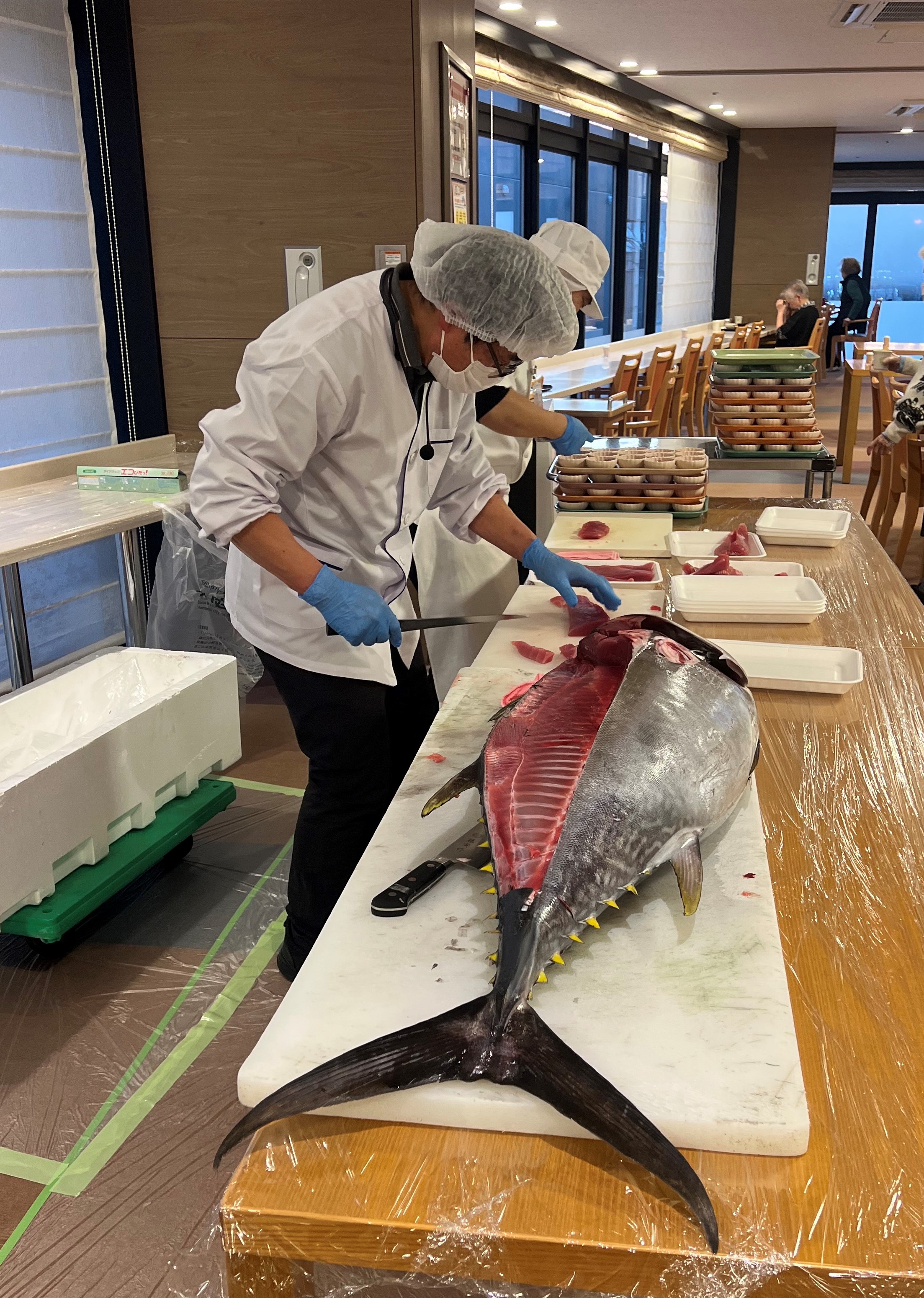 マグロの解体ショー!