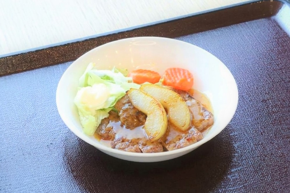 9月7日（月）
昼食　A食　豚肉と梨の生姜焼き