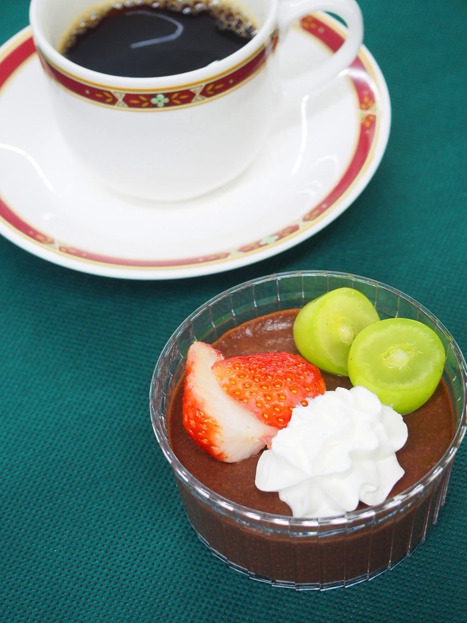 チョコレートムース～季節のフルーツのせ～