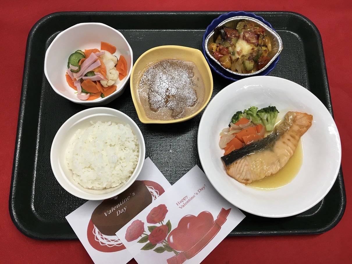 B食