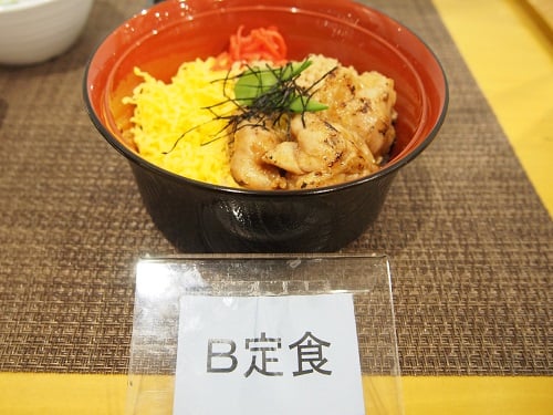 焼き鳥そぼろ丼
