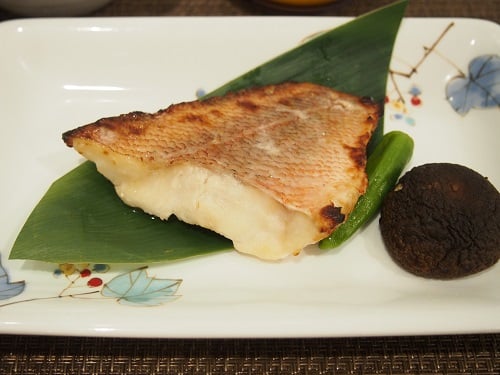 B食：赤魚粕漬焼き