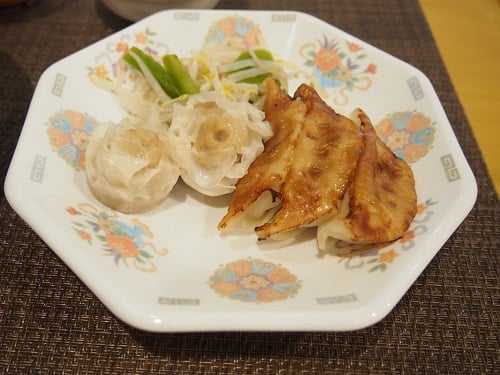 B食：餃子焼売盛り合わせ
