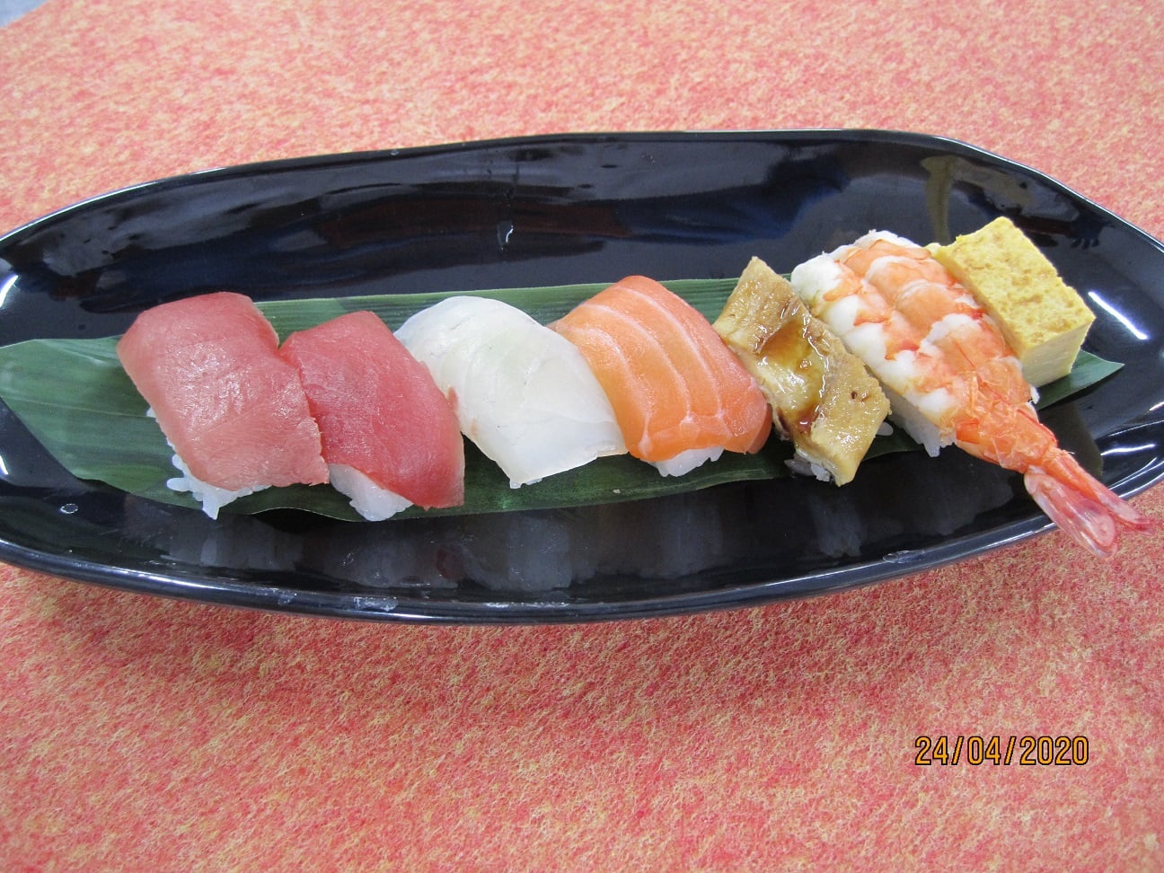 定食用にぎりずし（まぐろ２貫、真鯛、サーモン、穴子、寿司海老、一口卵焼き）