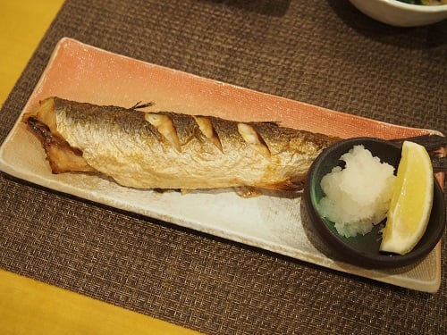 A食：朝市仕入れの焼き魚
　　～本日は「かます」です～
